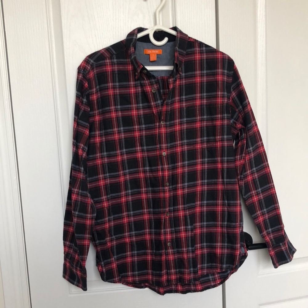 Joe Fresh long sleeve button down shirt 🖤❤️